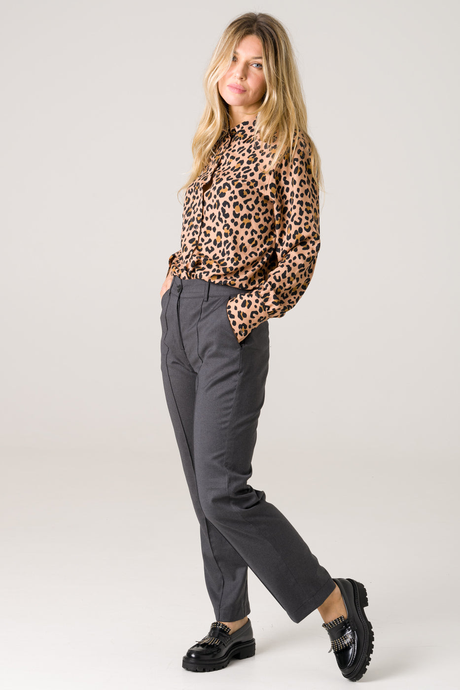 Gaura pants gray - Avani Apparel