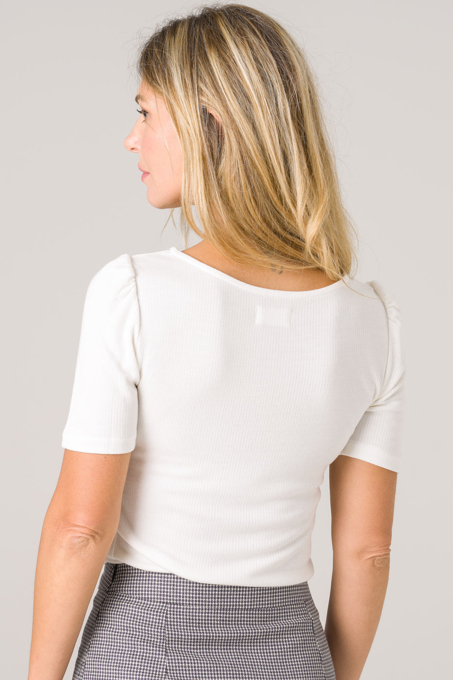 T-shirt Hoya off-white - Avani Apparel