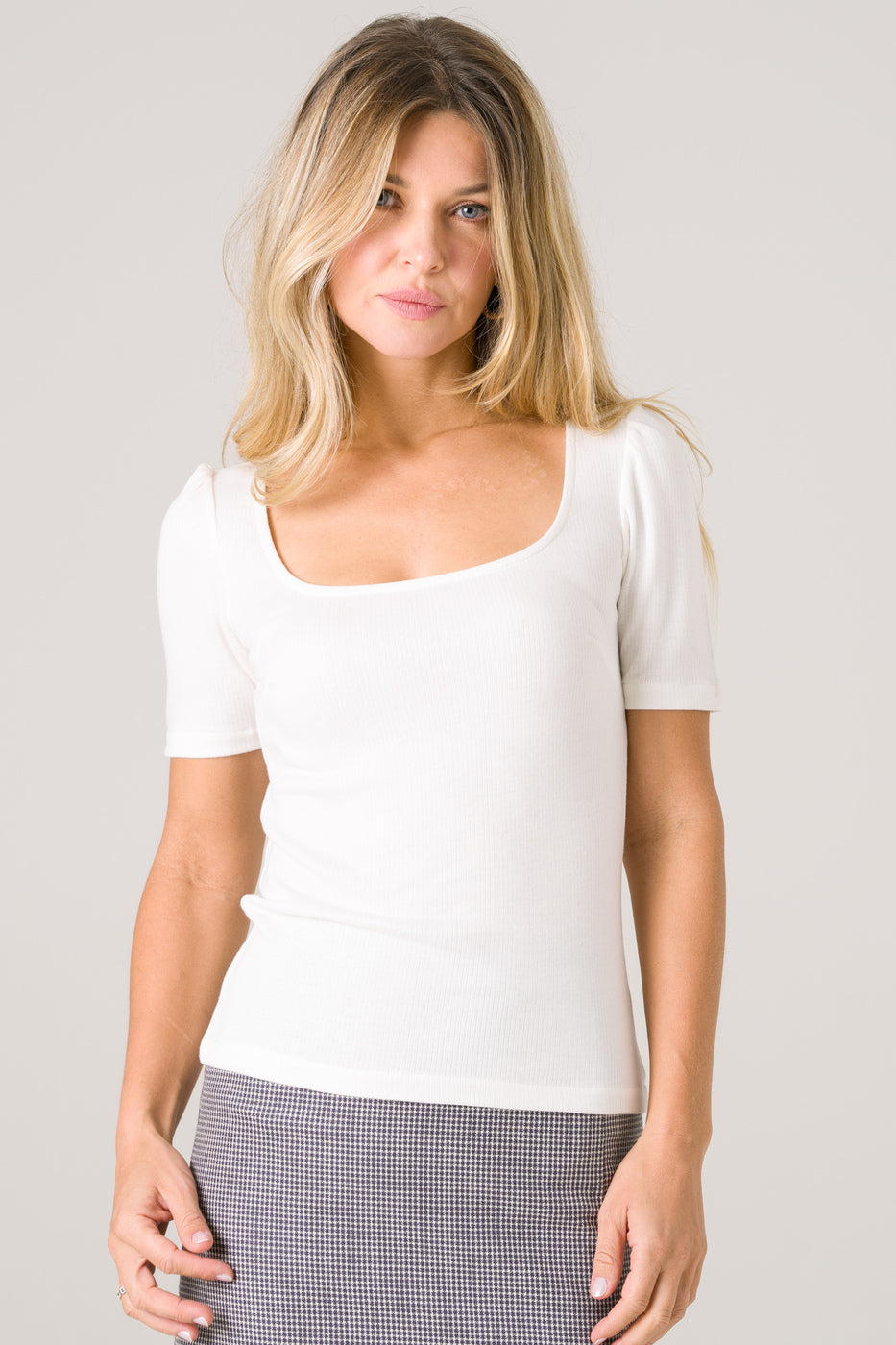 T-shirt Hoya off-white - Avani Apparel