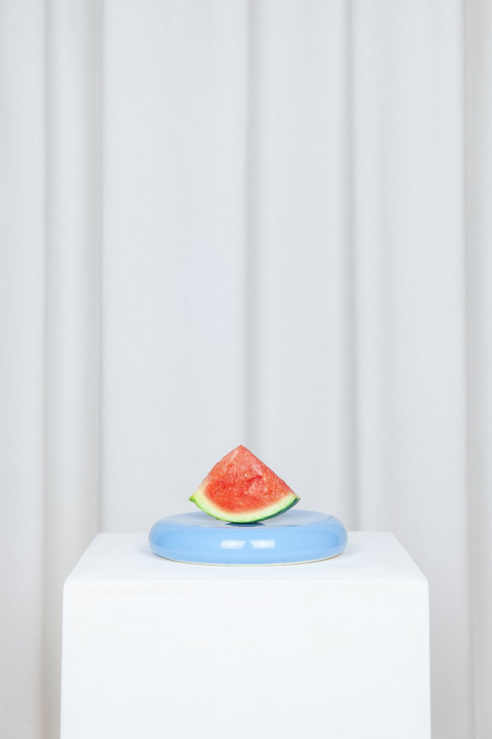Tiny puffy plate blue - Lola Mayeras