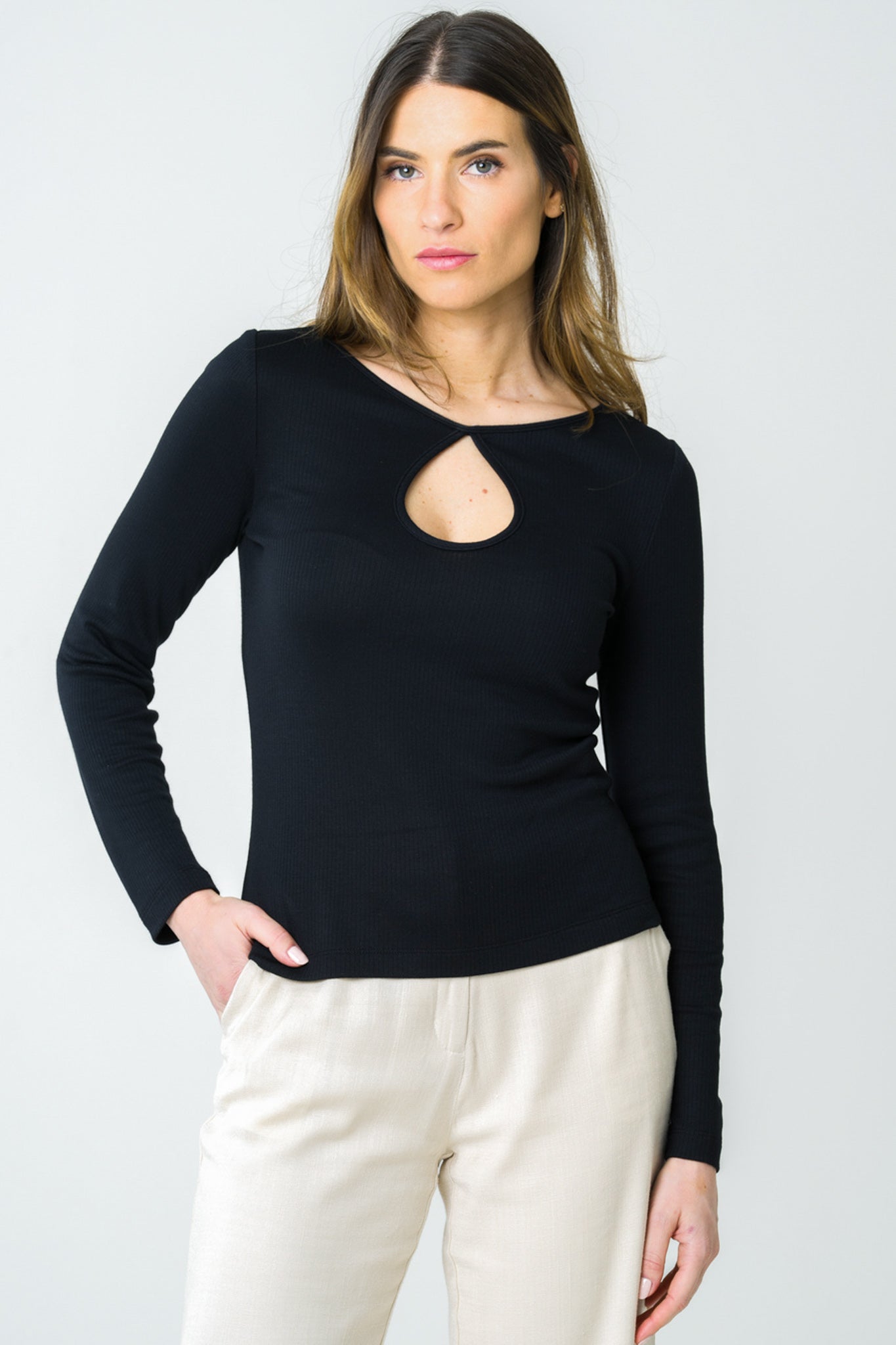Top Mehonia black - Avani Apparel