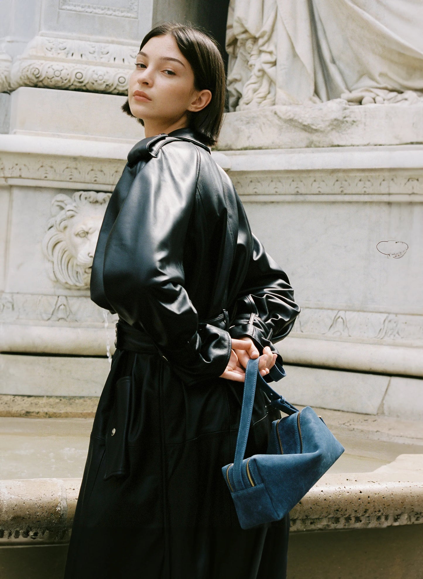 Blue Trousse suede bag - Elleme