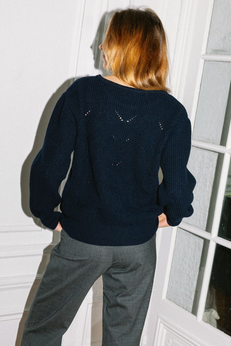 Sweater Idesia navy - Avani Apparel