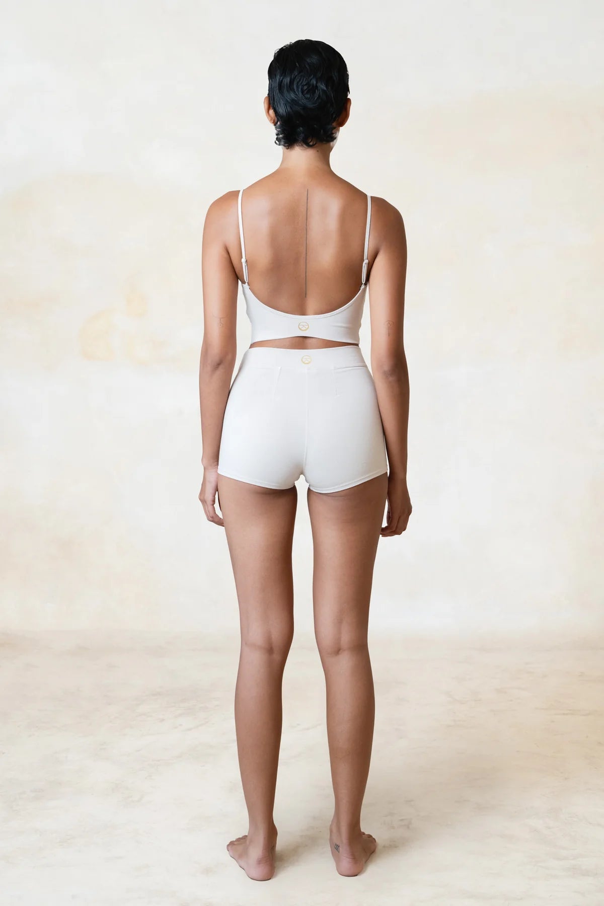 Eco-friendly women’s yoga top crafted from organic bamboo fabric, breathable and sustainable yogawear.