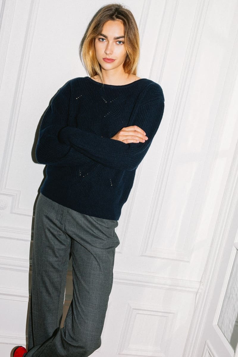 Sweater Idesia navy - Avani Apparel